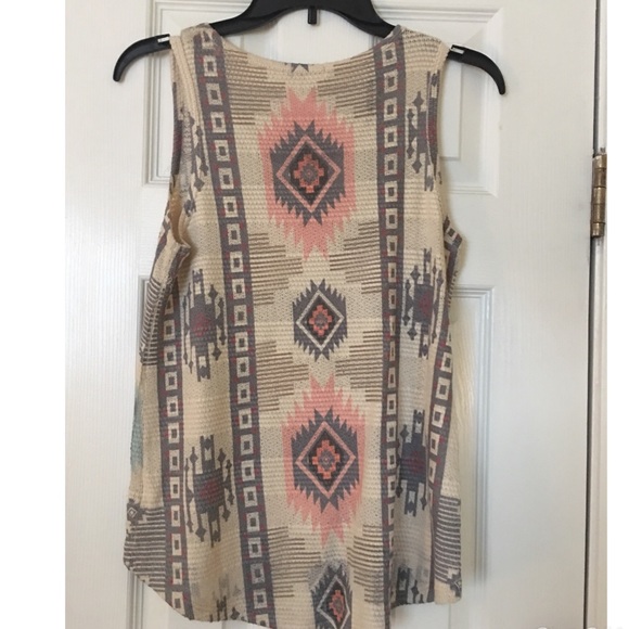 Pattern Top - Picture 2 of 3